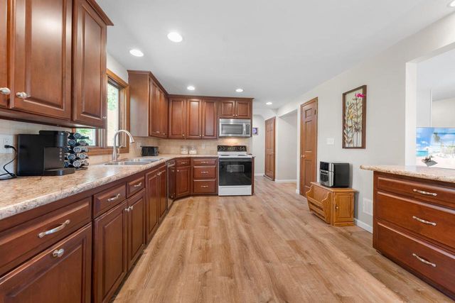 3108 S CLAY STREET, Green Bay, WI 54301