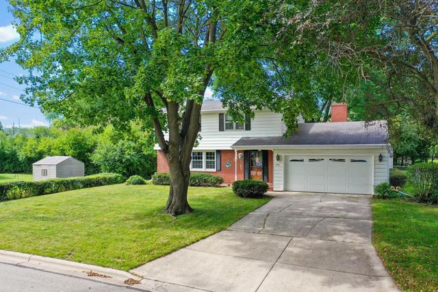 3108 S CLAY STREET, Green Bay, WI 54301