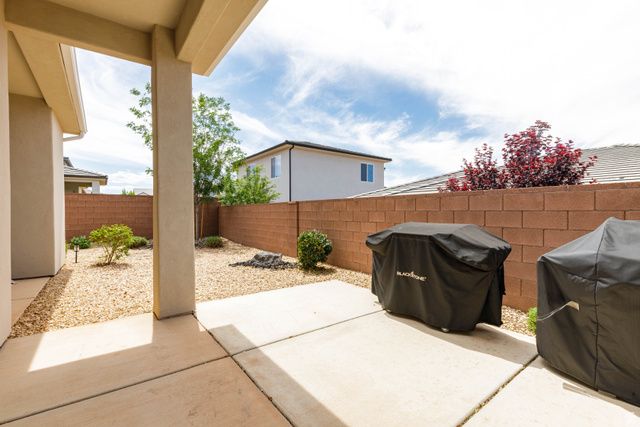 4552 S SOPHIA LN, Washington, UT 84780