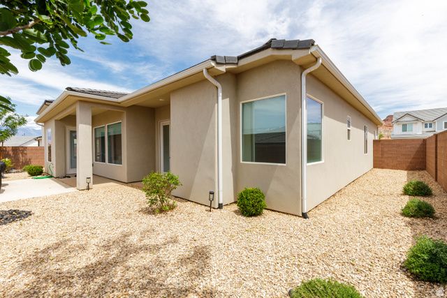4552 S SOPHIA LN, Washington, UT 84780