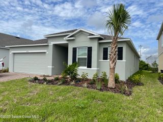 2592 Pinwherry Street NW, Palm Bay, FL 32907