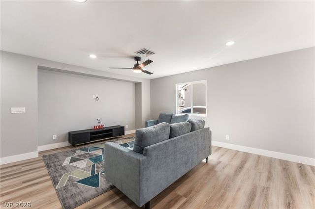 1118 Chapman Drive, Las Vegas, NV 89104