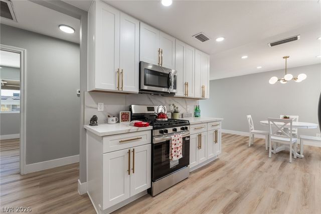 1118 Chapman Drive, Las Vegas, NV 89104