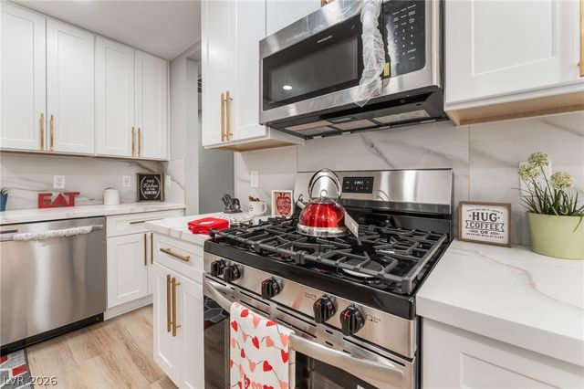 1118 Chapman Drive, Las Vegas, NV 89104