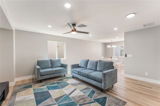 1118 Chapman Drive, Las Vegas, NV 89104