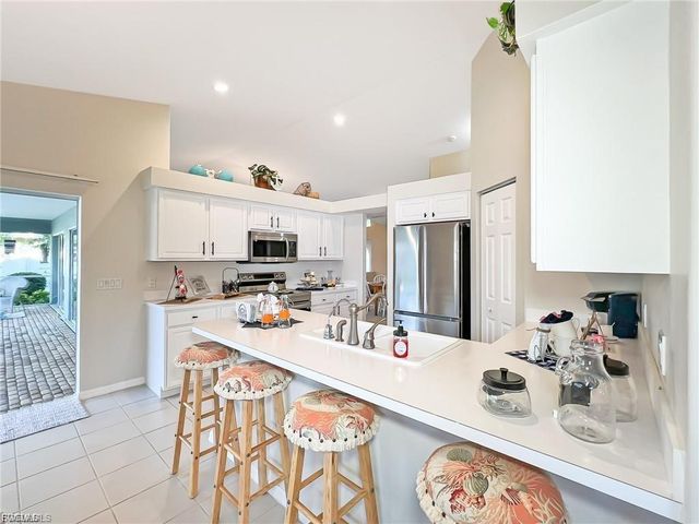 7631 Woodland Bend CIR, Fort Myers, FL 33912