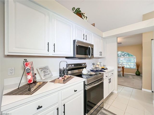 7631 Woodland Bend CIR, Fort Myers, FL 33912