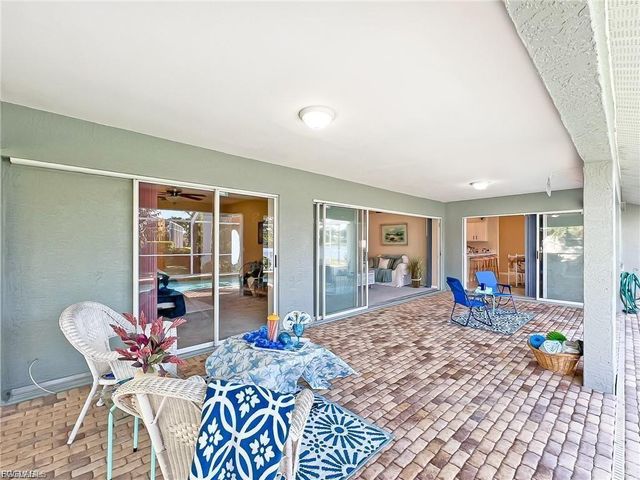 7631 Woodland Bend CIR, Fort Myers, FL 33912