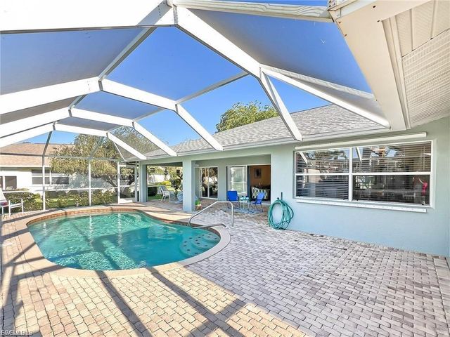 7631 Woodland Bend CIR, Fort Myers, FL 33912