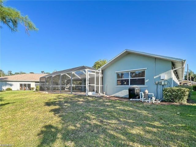 7631 Woodland Bend CIR, Fort Myers, FL 33912