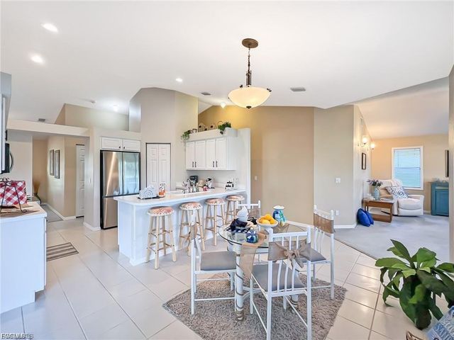 7631 Woodland Bend CIR, Fort Myers, FL 33912
