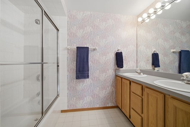 3118 Woodland Drive 3118, Zion, IL 60099