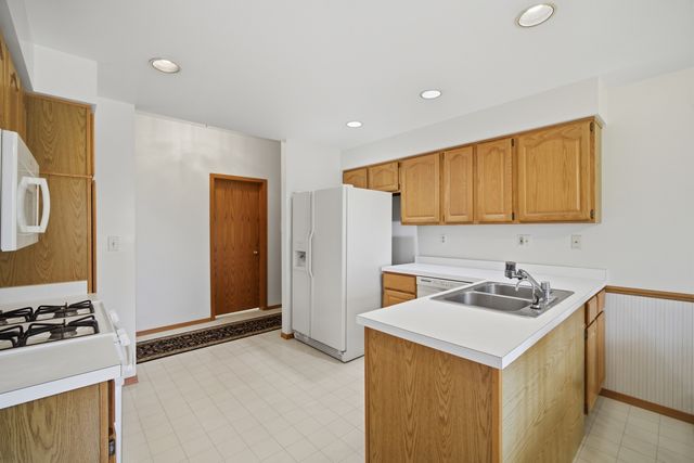 3118 Woodland Drive 3118, Zion, IL 60099