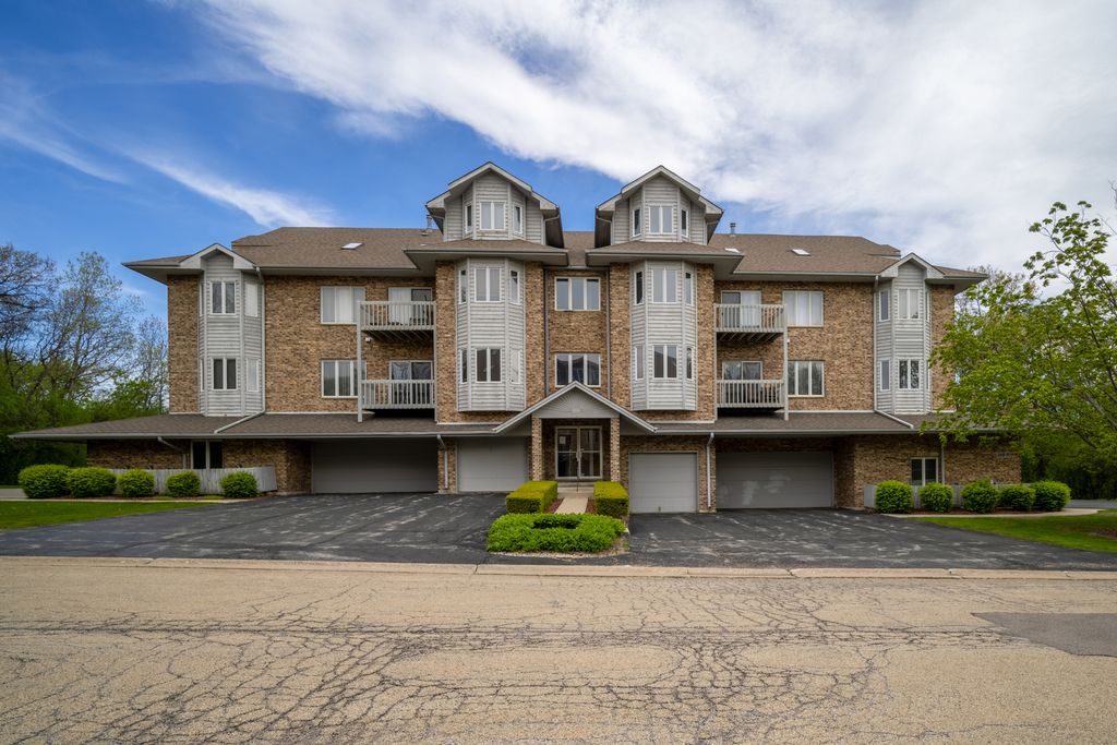 3118 Woodland Drive 3118, Zion, IL 60099