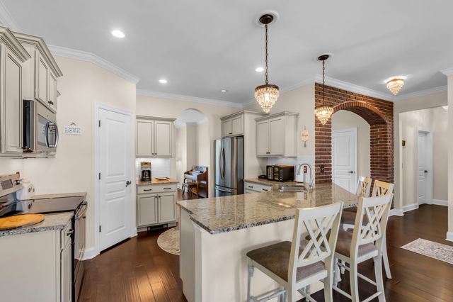 1009 Lila Dr, Murfreesboro, TN 37128