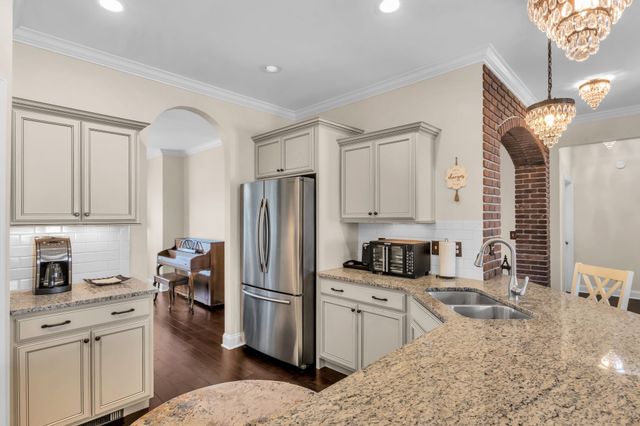 1009 Lila Dr, Murfreesboro, TN 37128