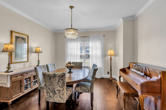 1009 Lila Dr, Murfreesboro, TN 37128