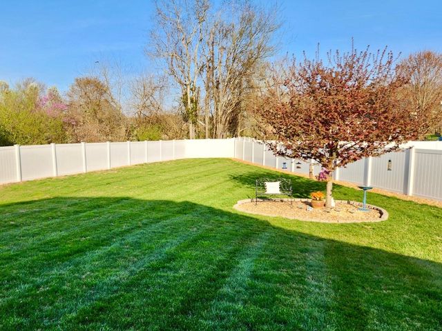 1009 Lila Dr, Murfreesboro, TN 37128