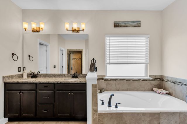 1009 Lila Dr, Murfreesboro, TN 37128