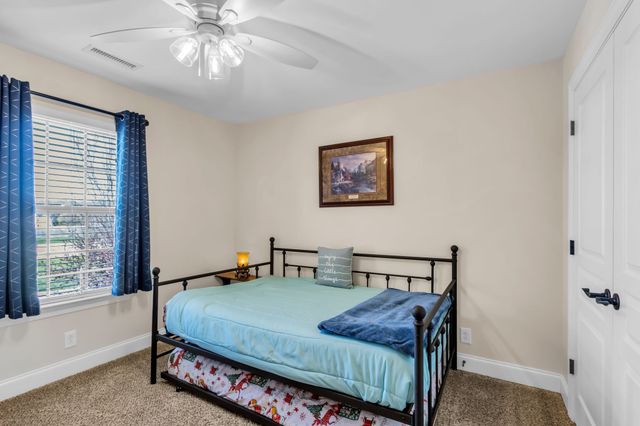 1009 Lila Dr, Murfreesboro, TN 37128