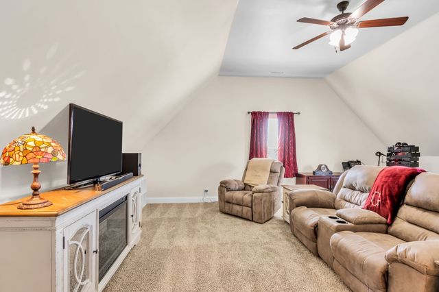 1009 Lila Dr, Murfreesboro, TN 37128