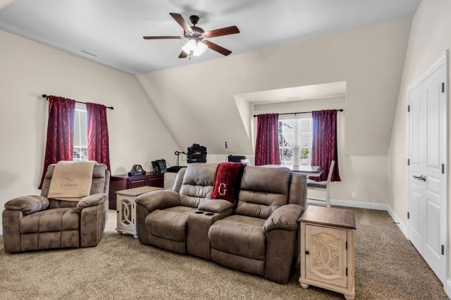 1009 Lila Dr, Murfreesboro, TN 37128