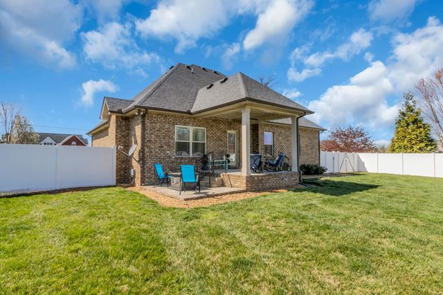 1009 Lila Dr, Murfreesboro, TN 37128