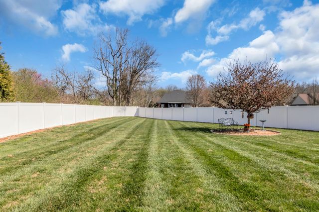 1009 Lila Dr, Murfreesboro, TN 37128