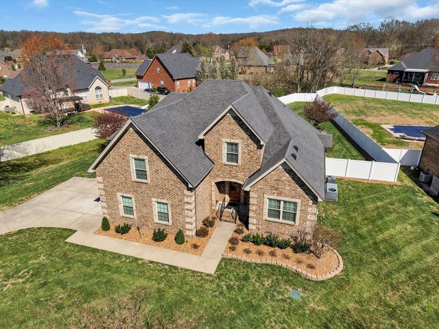 1009 Lila Dr, Murfreesboro, TN 37128