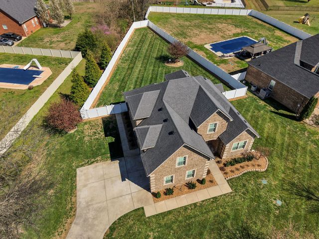 1009 Lila Dr, Murfreesboro, TN 37128