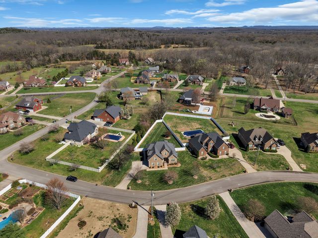 1009 Lila Dr, Murfreesboro, TN 37128