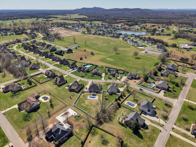 1009 Lila Dr, Murfreesboro, TN 37128