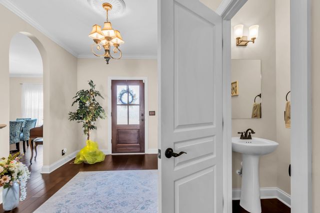 1009 Lila Dr, Murfreesboro, TN 37128