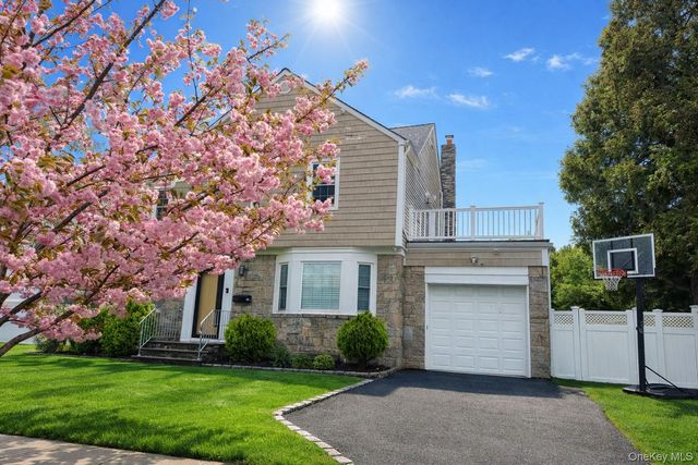 30 Alicia Court, Hempstead, NY 11550