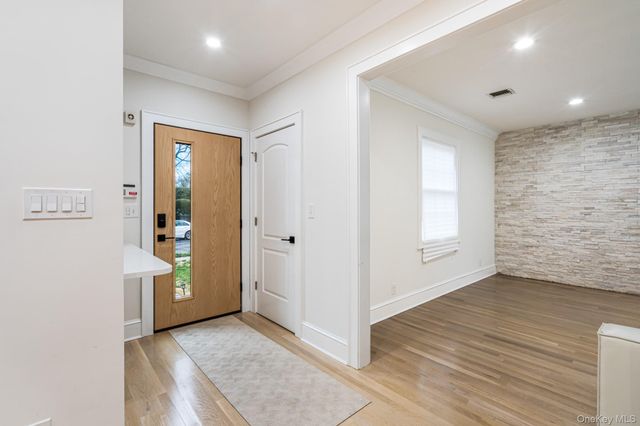 30 Alicia Court, Hempstead, NY 11550