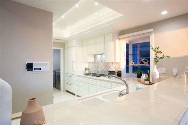 2712 W Oceanfront, Newport Beach, CA 92663