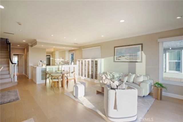 2712 W Oceanfront, Newport Beach, CA 92663