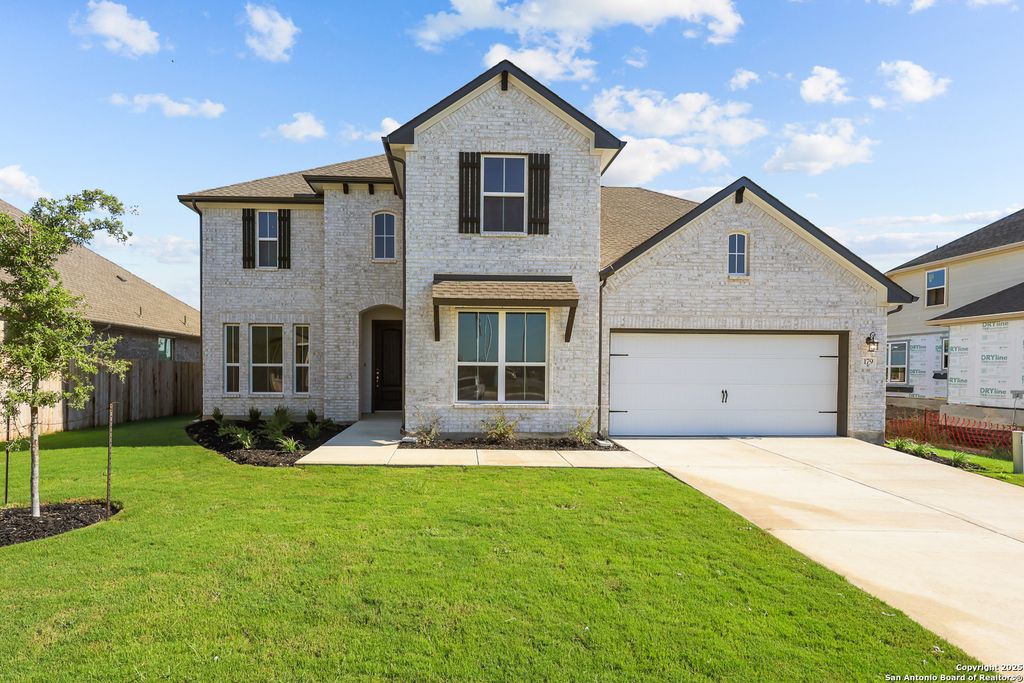 179 Annette Dr, Castroville, TX 78009