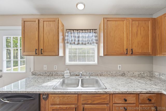 16449 N Lombard Lane, Skiatook, OK 74070