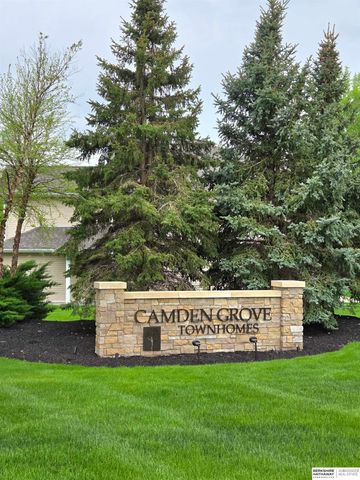 17614 Parker Plaza, Omaha, NE 68118