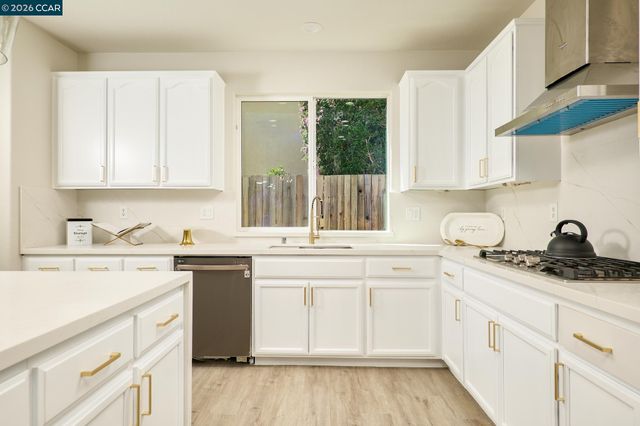 2323 Megan Dr, Oakley, CA 94561