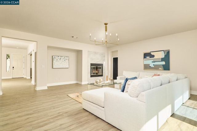 2323 Megan Dr, Oakley, CA 94561