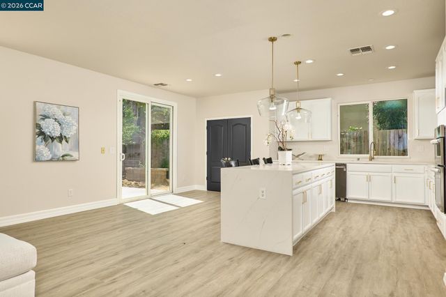 2323 Megan Dr, Oakley, CA 94561