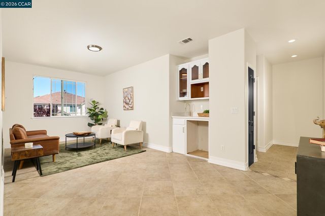 2323 Megan Dr, Oakley, CA 94561