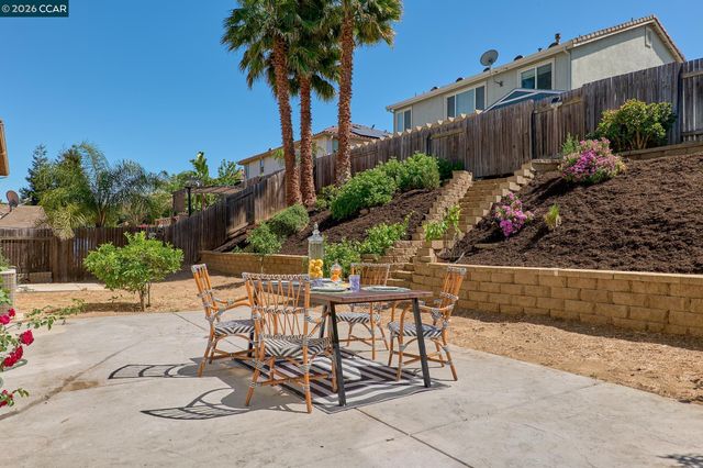 2323 Megan Dr, Oakley, CA 94561