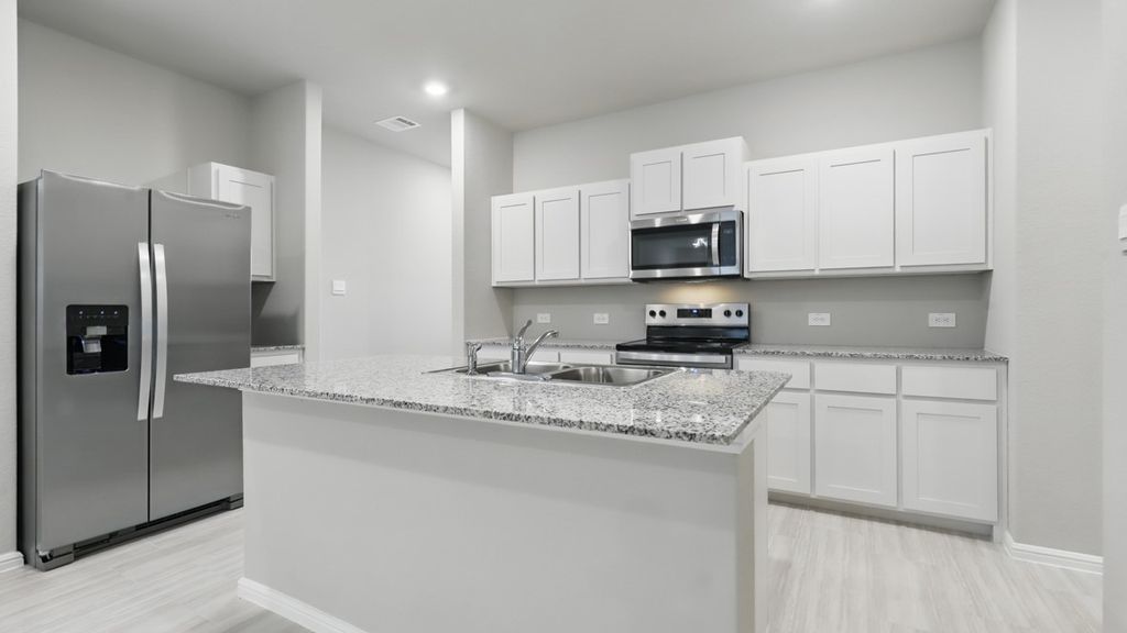 2912 MAPLE ORCHARD Lane, Fort Worth, TX 76140 — photo 2