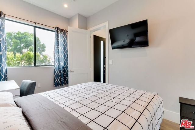 4826 W Pickford, Los Angeles, CA 90019