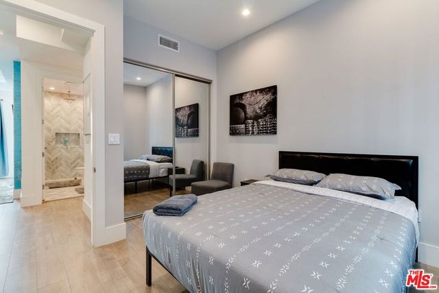 4826 W Pickford, Los Angeles, CA 90019