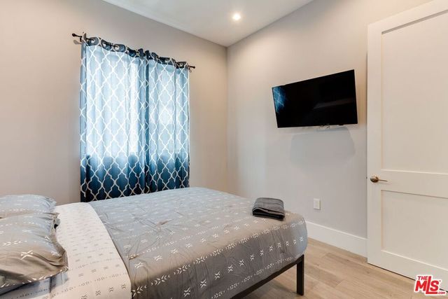 4826 W Pickford, Los Angeles, CA 90019