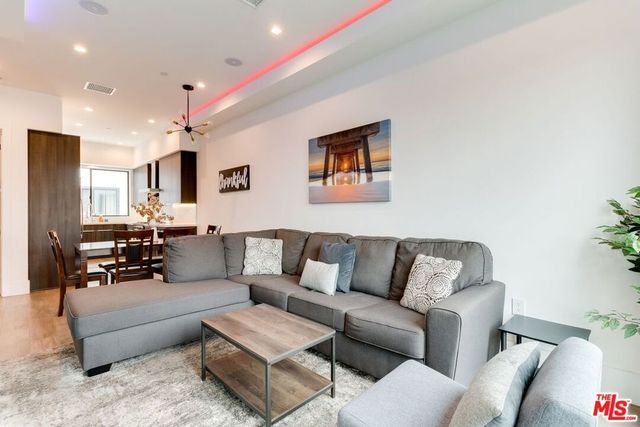 4826 W Pickford, Los Angeles, CA 90019